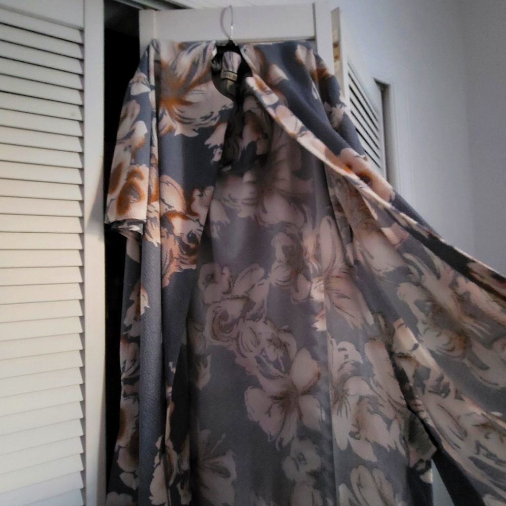 FOR CLOSET CLOSING ONLY    / size 24W./ NEW with tag
